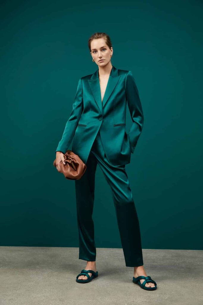 رنگ سال ۲۰۲۶ چیست ؟ معرفی رنگ فیروزه‌ای دگرگون‌کننده (Transformative Teal)