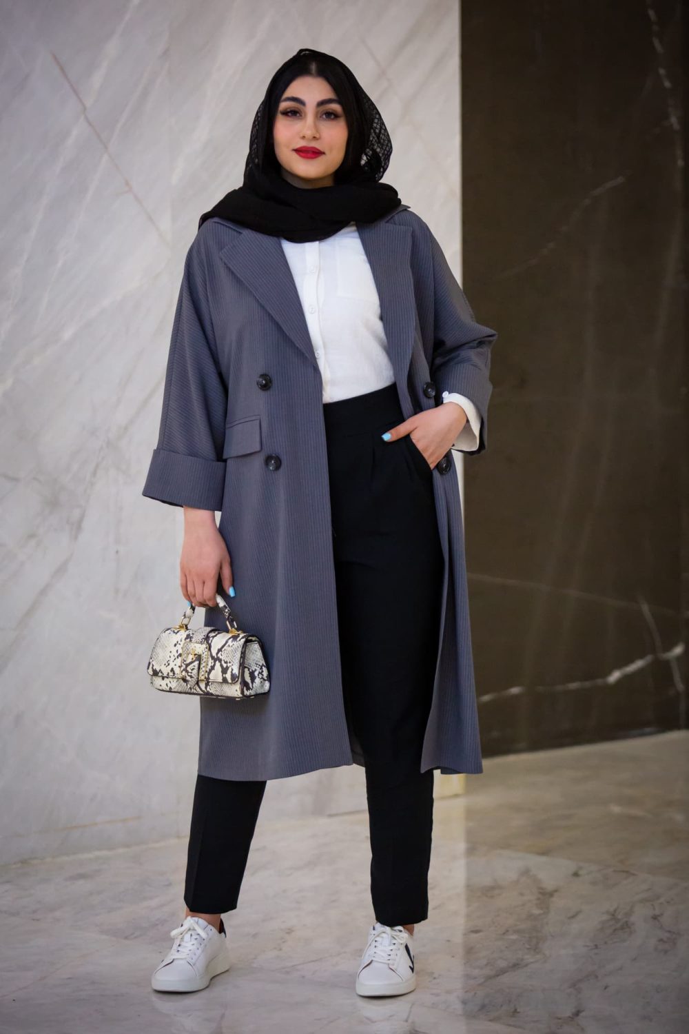 مانتو یقه انگلیسی استین پاکتی دیپلمات