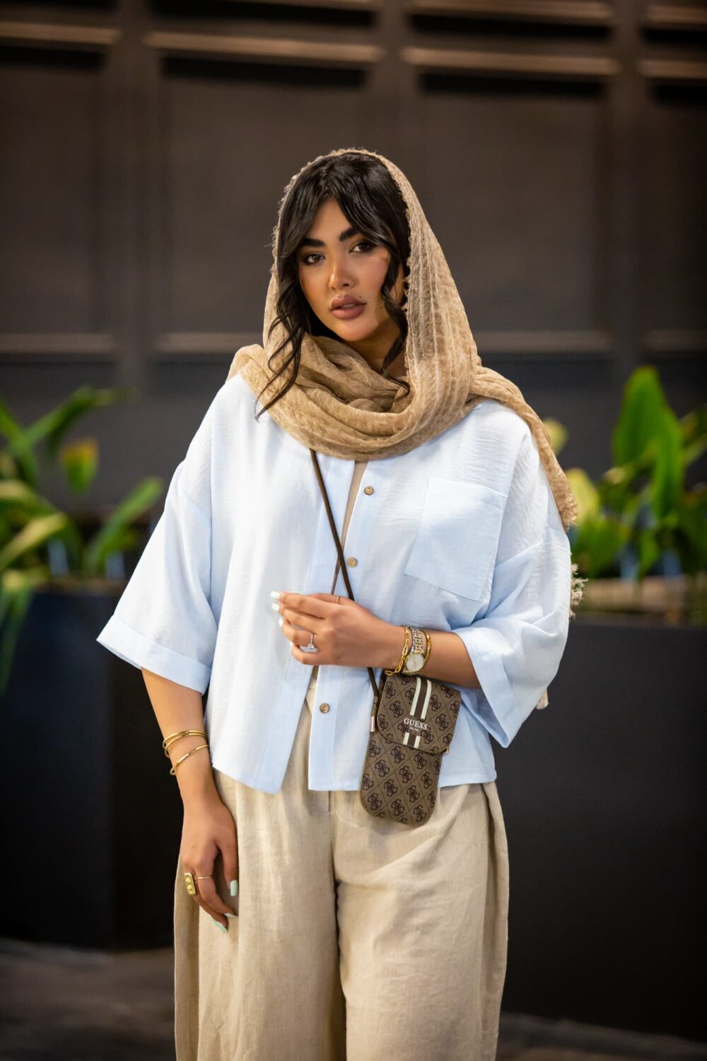 مانتو کراپ پیراهنی پشت دکمه چوبی