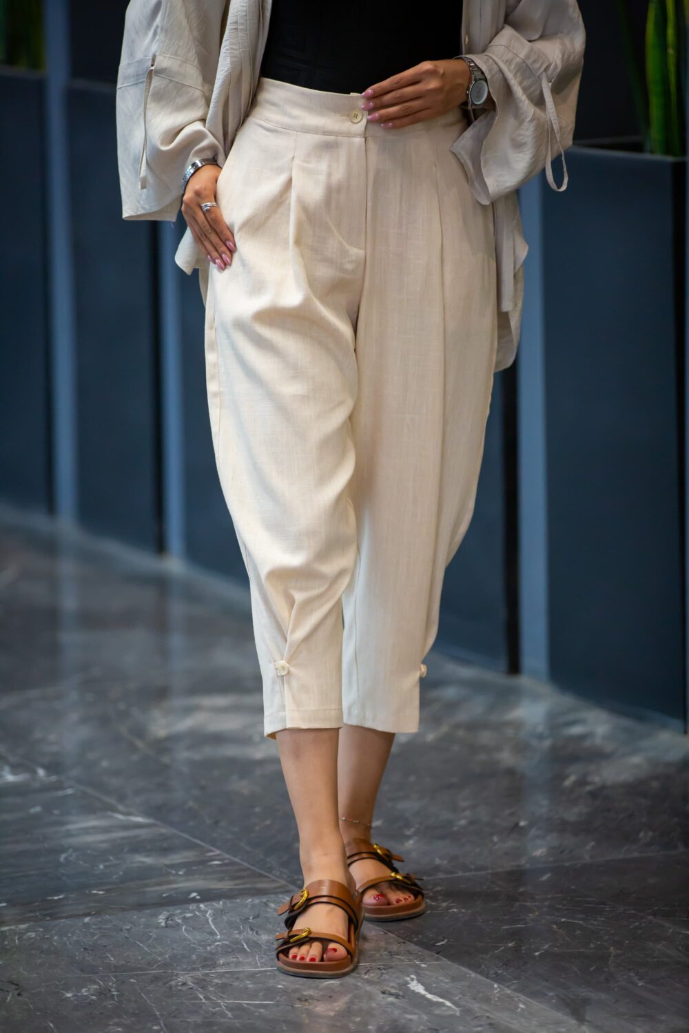 شلوار خمره ای دکمه نما