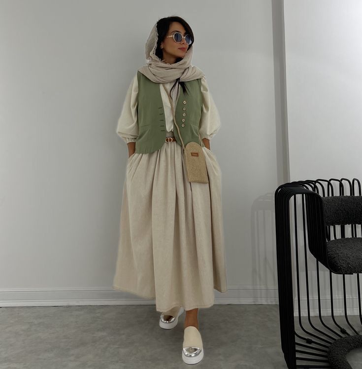 راهنمای کامل وست زنانه ۲۰۲۵ ترندها، استایل‌ها و نکات حرفه‌ای