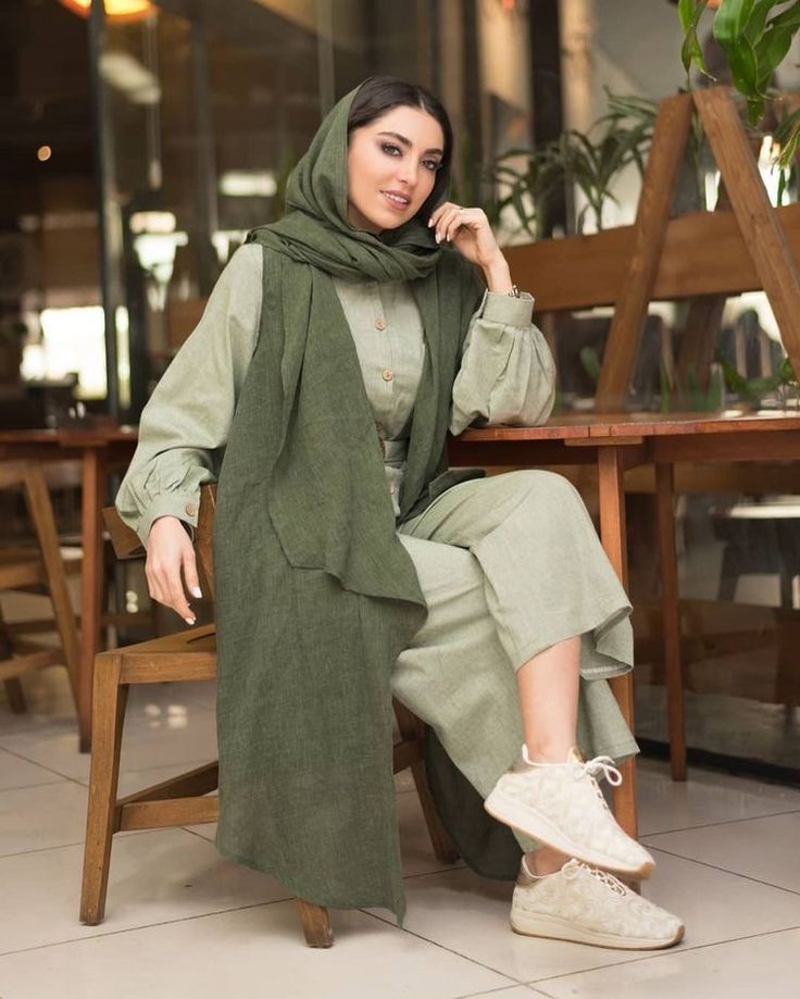 راهنمای کامل وست زنانه ۲۰۲۵ ترندها، استایل‌ها و نکات حرفه‌ای