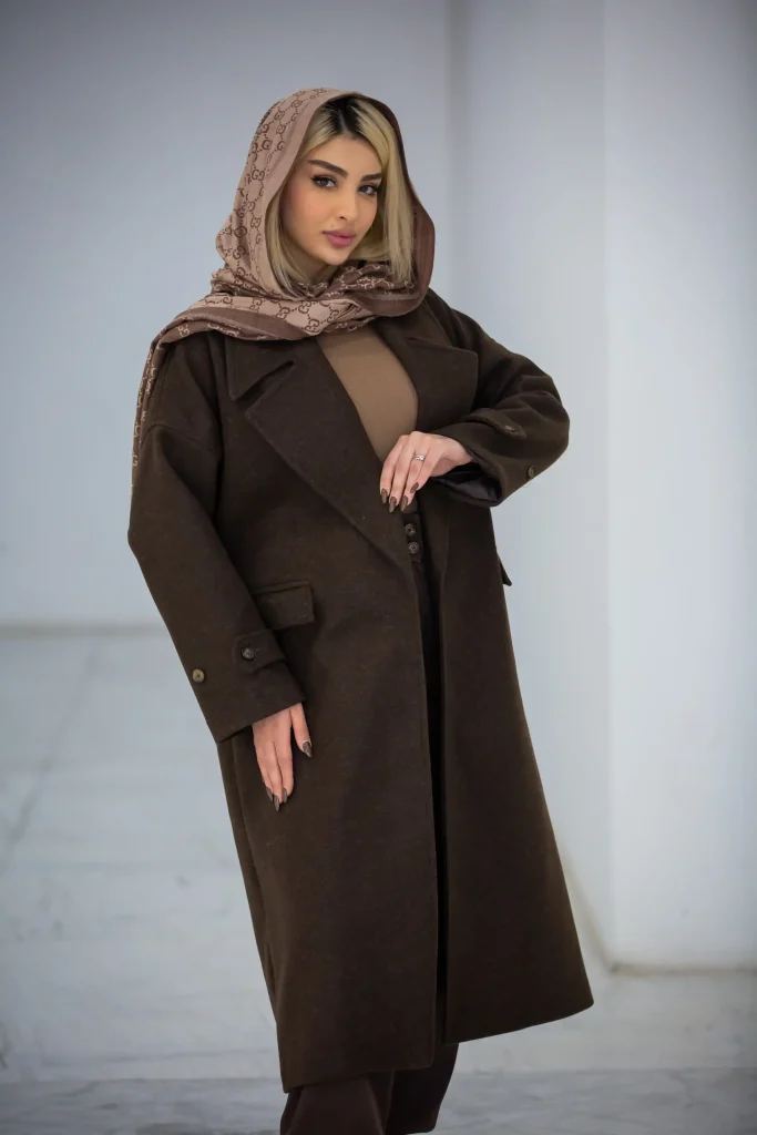 پالتو فوتر زنانه کامل‌ترین راهنمای استایل زمستانی ۱۴۰۴