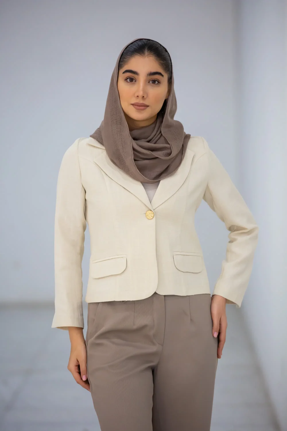 کت کراپ یقه انگلیسی آستین چاک